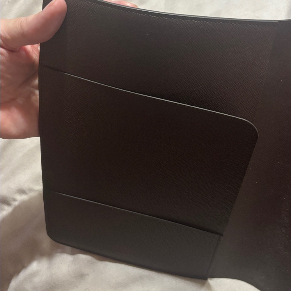 Authentic Louis Vuitton Desk Agenda - Picture 7 of 10